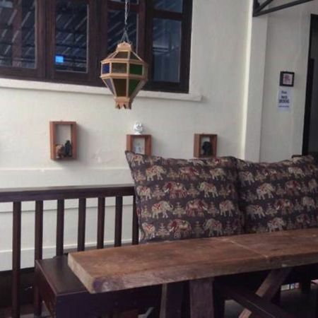 Thapae Backpackers Hostel (Adults Only) Chiang Mai Esterno foto